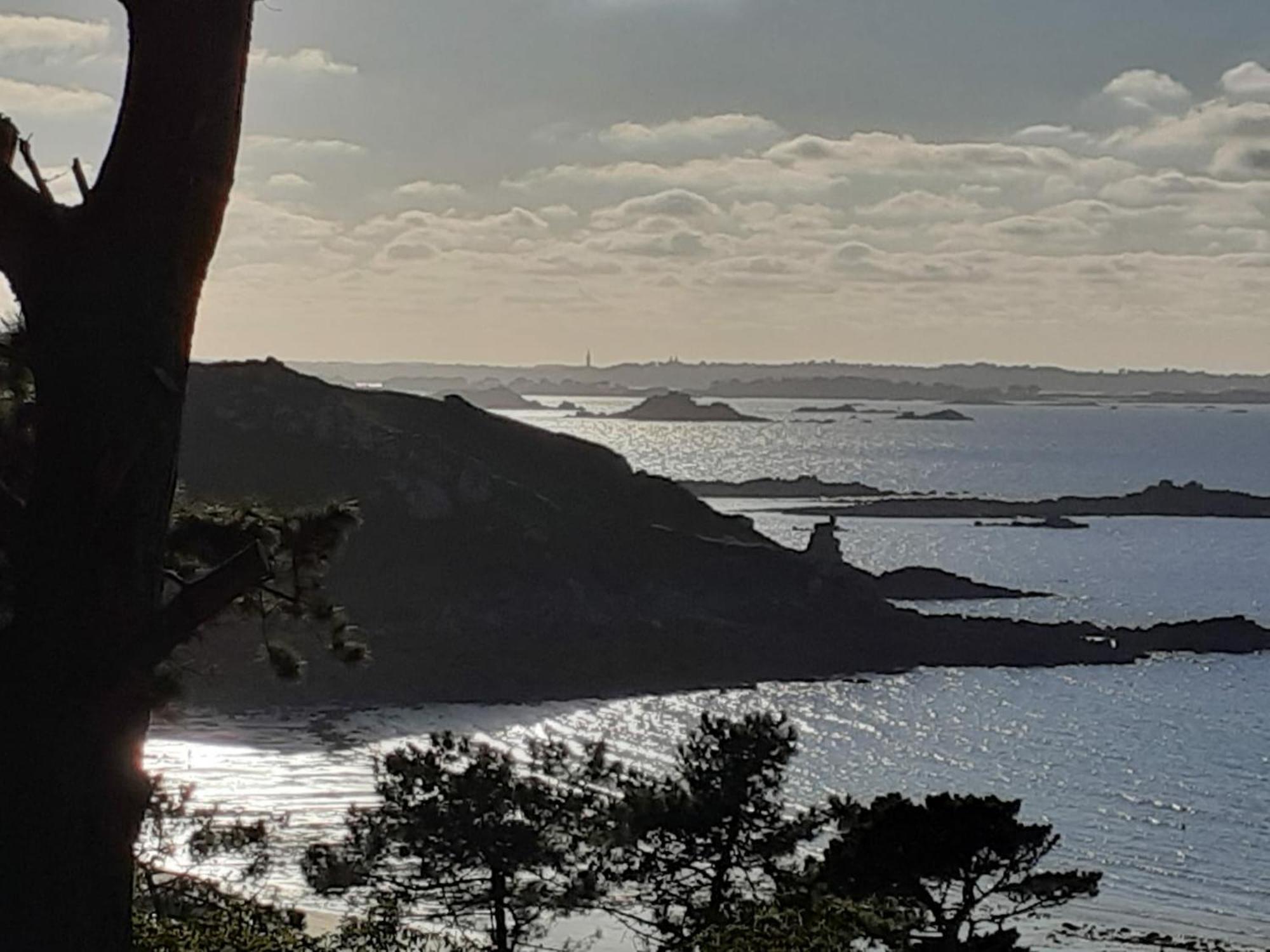 Maison Cosy Vue Mer A Guimaëc Kültér fotó